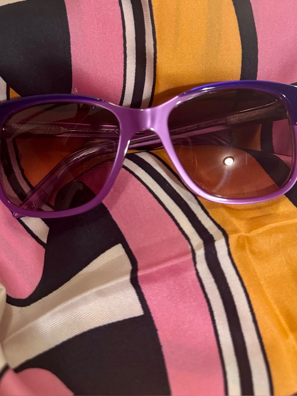 Vintage Versace Purple Women's Sunglasses- Versace MOD 4229  Fashion Accessory - Picture 6 of 6